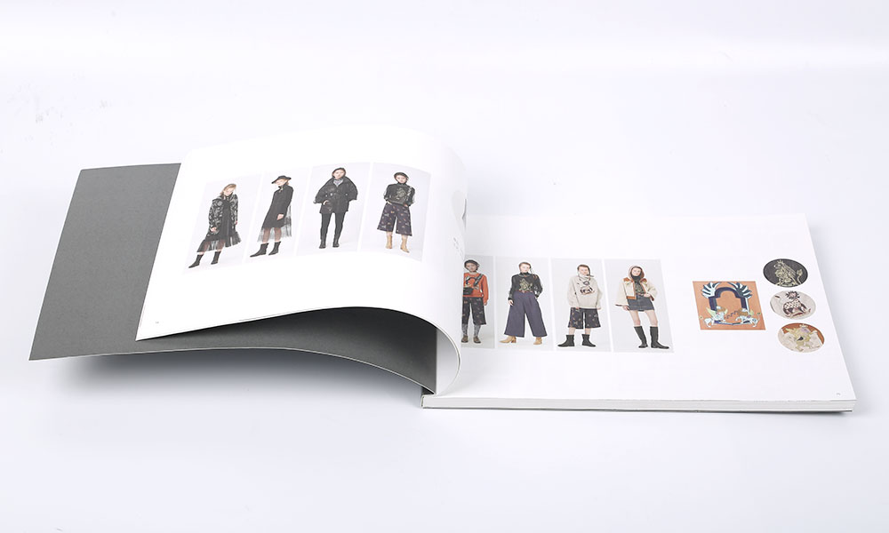 冬季陳列服裝畫冊(cè)設(shè)計(jì) 冬季陳列服裝畫冊(cè)設(shè)計(jì)