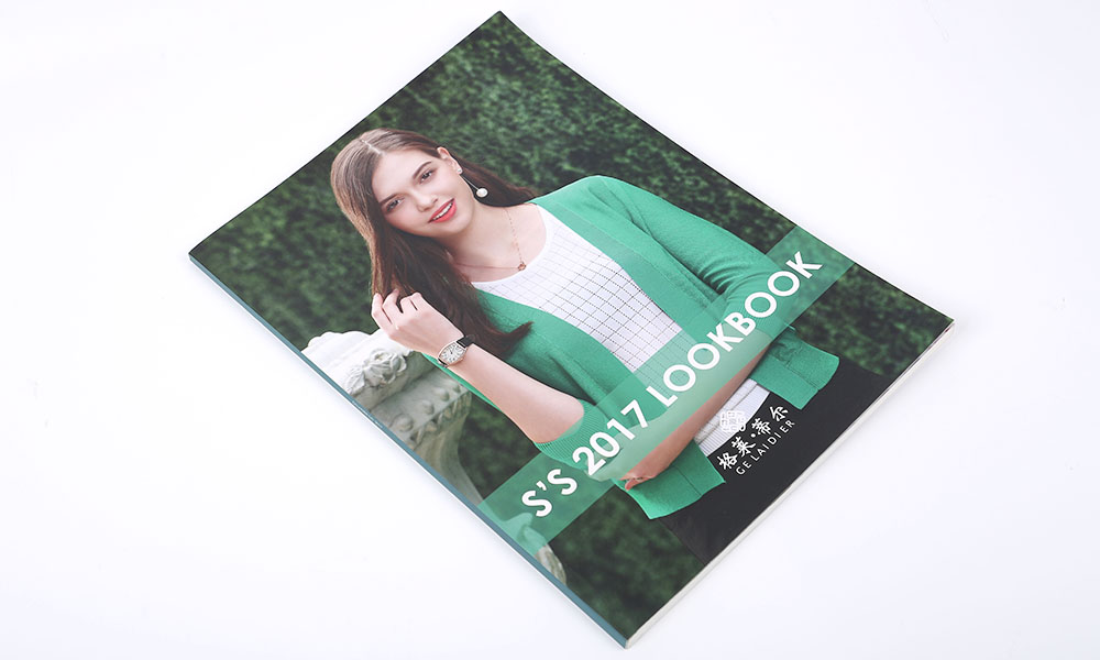 時(shí)尚品牌服裝畫(huà)冊(cè)設(shè)計(jì)-國(guó)際品牌服裝宣傳冊(cè)設(shè)計(jì)-流行服裝畫(huà)冊(cè)設(shè)計(jì)